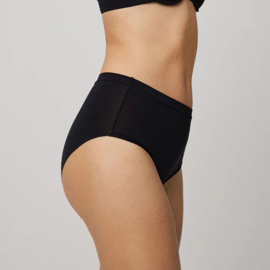 Braga talle alto, essentials adapt, ysabel mora.