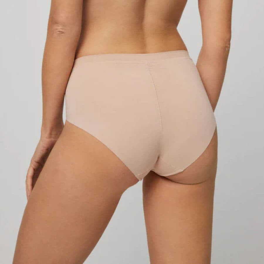 Braga talle alto, essentials adapt, ysabel mora.