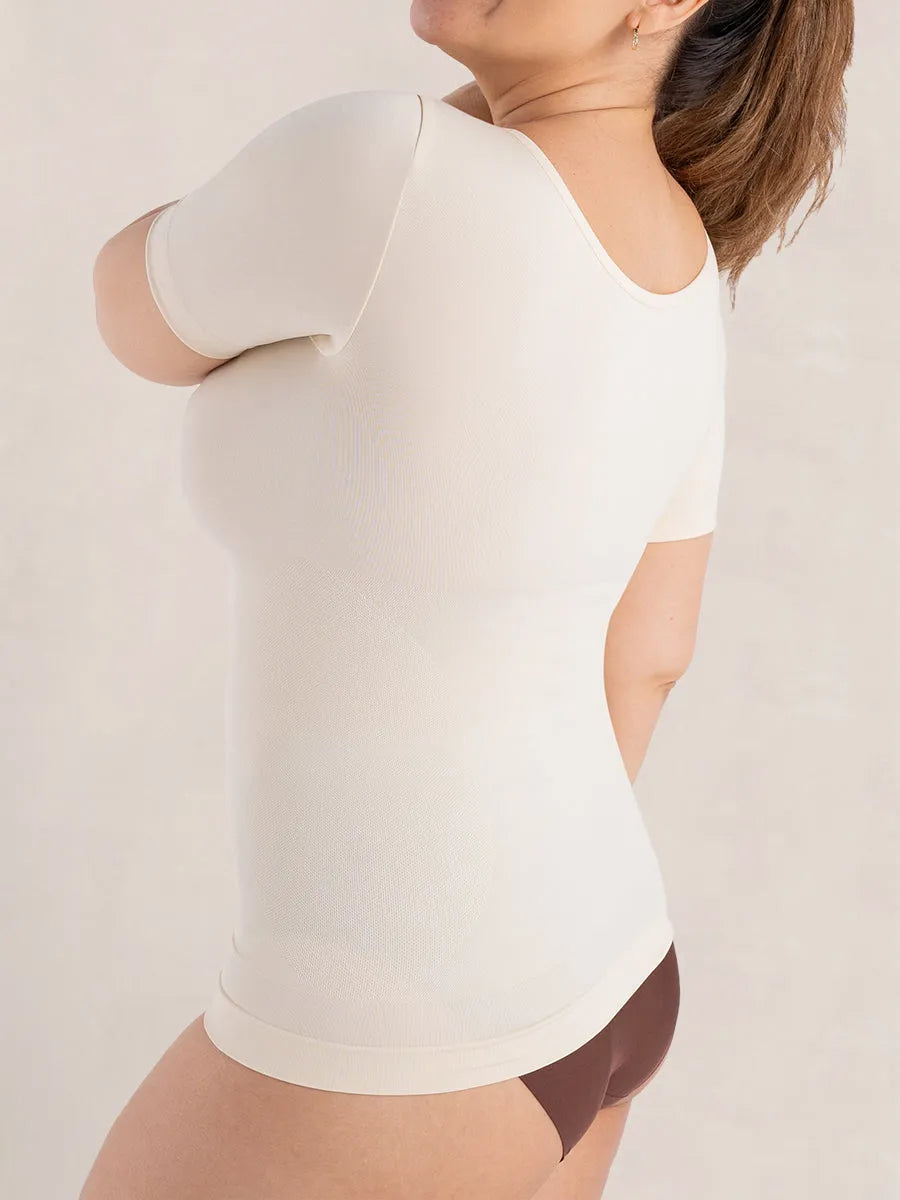 Camiseta Moldeadora Glow Essentials™ | Manga Corta Invisible